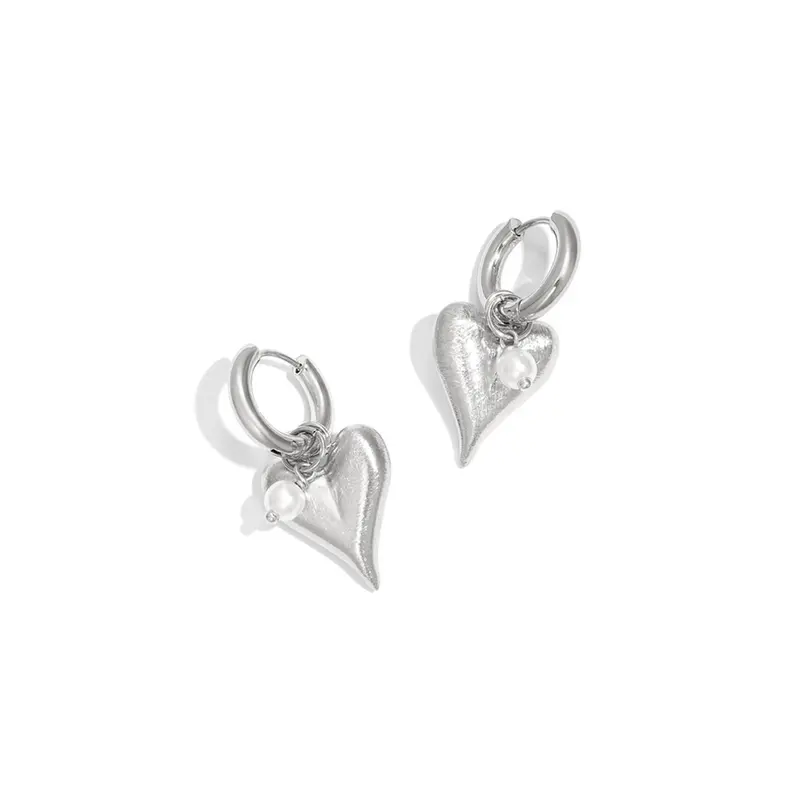 Amor Pearl Drops Oorbellen Zilverkleurig