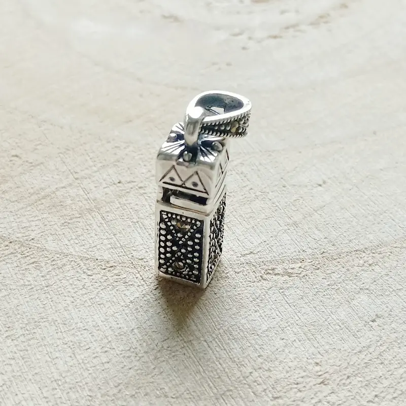 Ashanger zilver met markasiet, rechthoekig