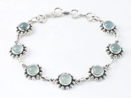 Bewerkte zilveren armband met aqua chalcedoon