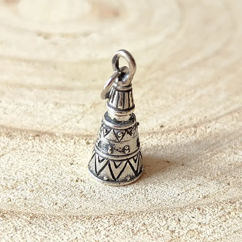 Bewerkte zilveren ashanger / mini urn