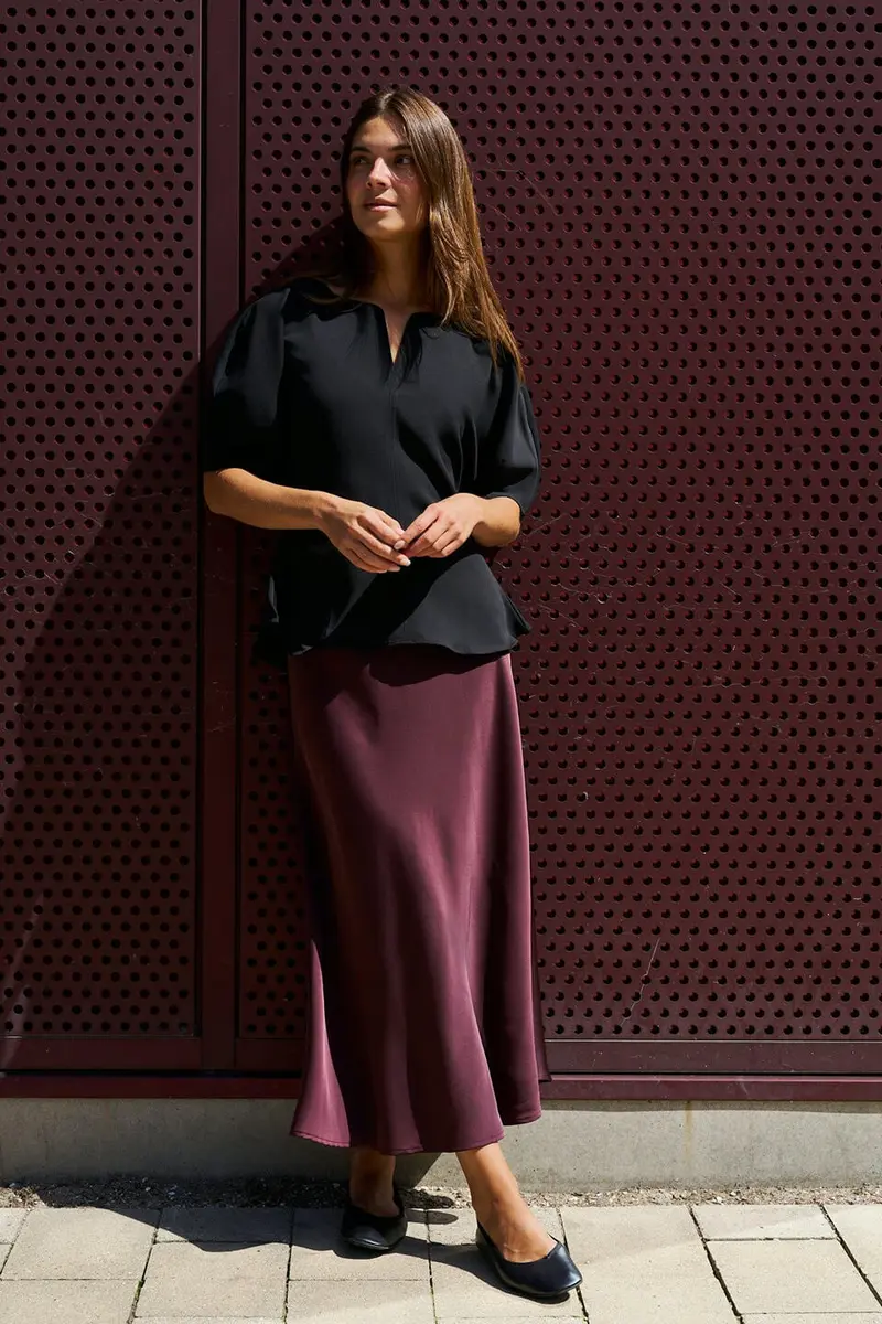 Bovary Satijnen Midi Rok Burgundy Bordeaux | Neo Noir