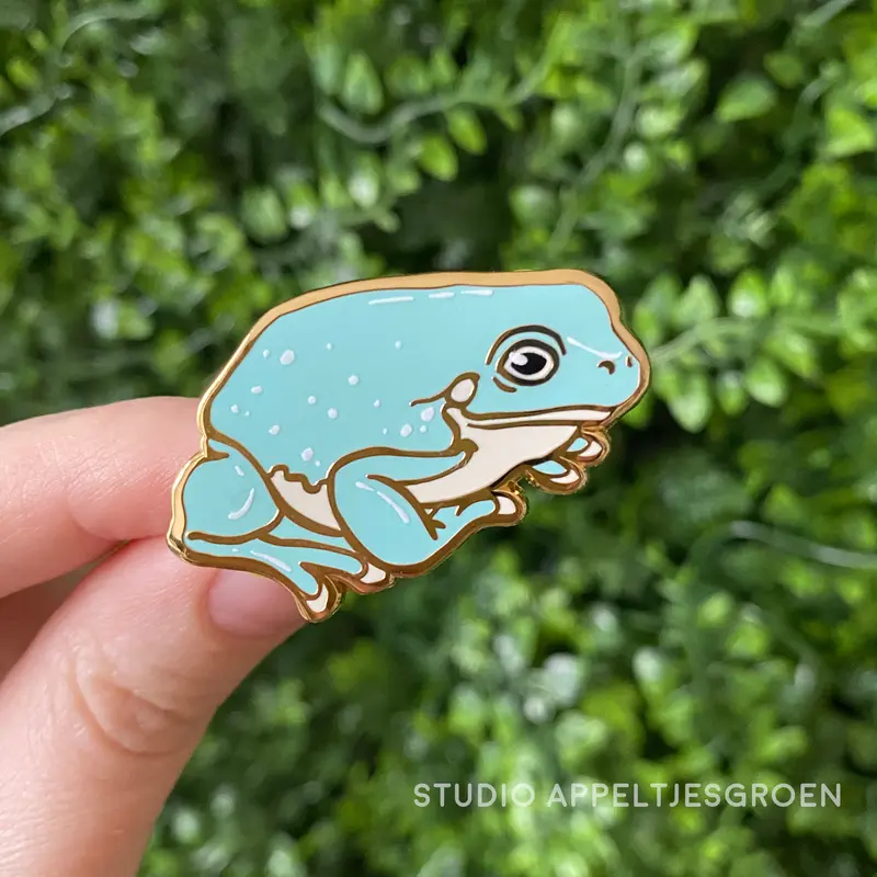 Enamel pin | White's Tree Frog