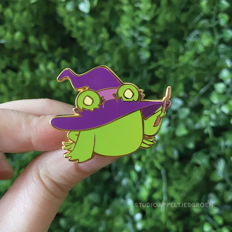 Enamel pin | Witch