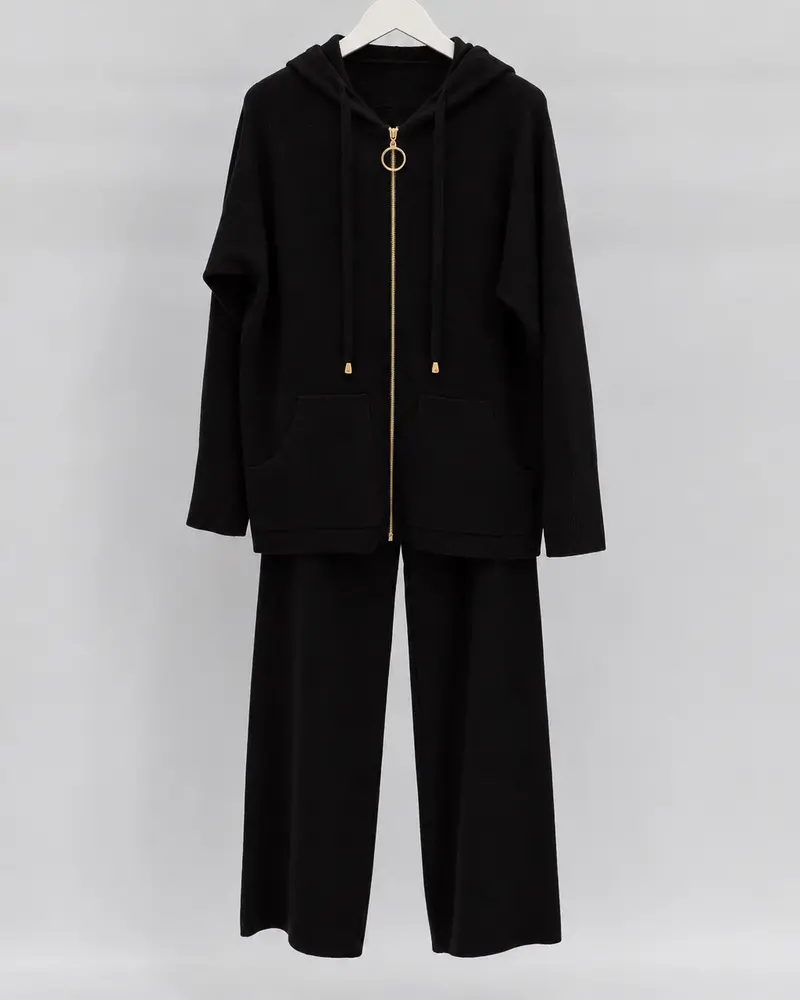 Ensemble noir capuche et pantalon