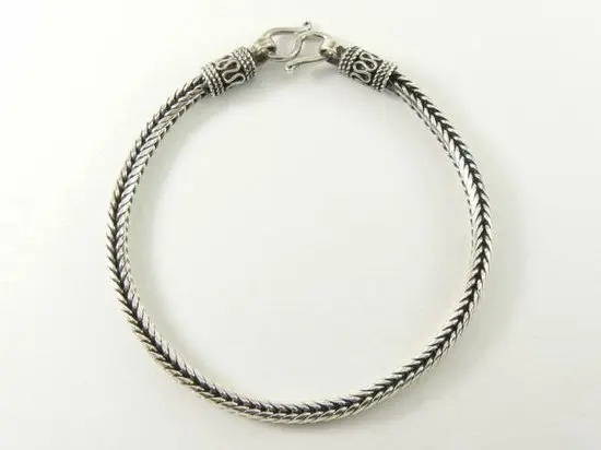 Fijne gevlochten zilveren armband