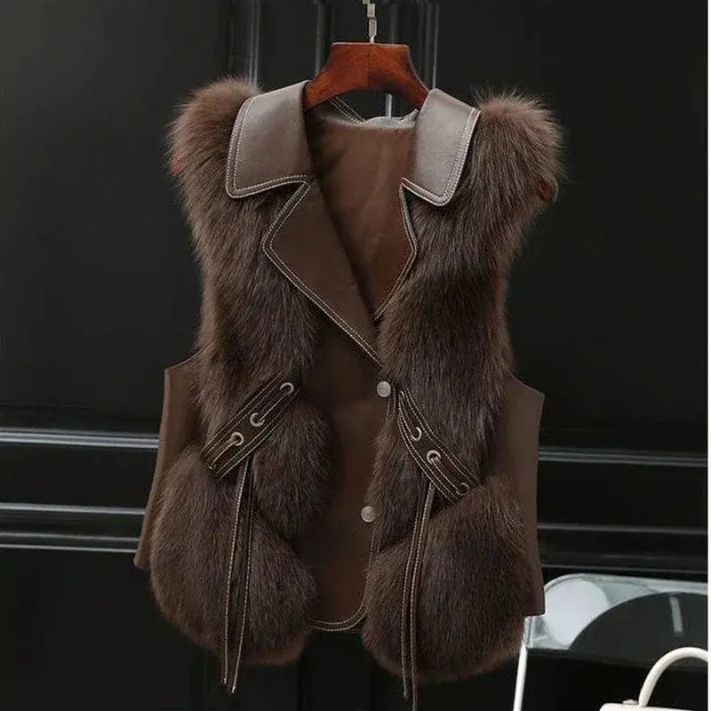 Gilet van imitatiebont en imitatieleer met revers