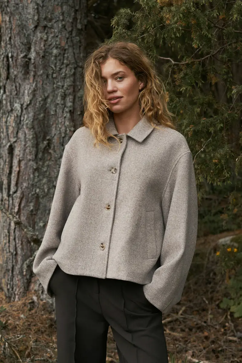 Hamra Herringbone Twill Korte Mantel Jas | Neo Noir