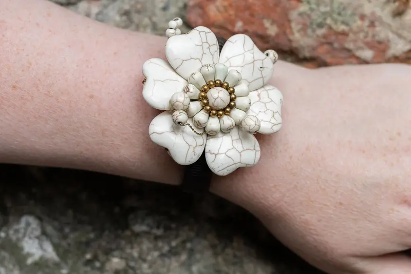 Handmade Macrame bracelet - snow