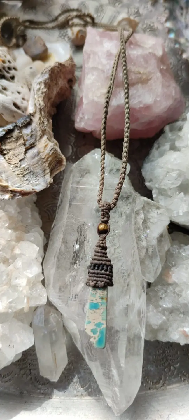 Handmade Macramé Necklace - variscite stone with tiger eye