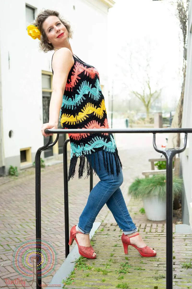 Natural botanic cotton collection, Crochet top Ibiza-style black zigzag