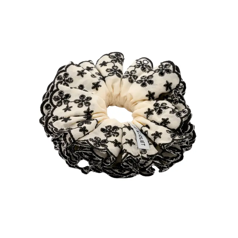 Noir Élégance Scrunchie