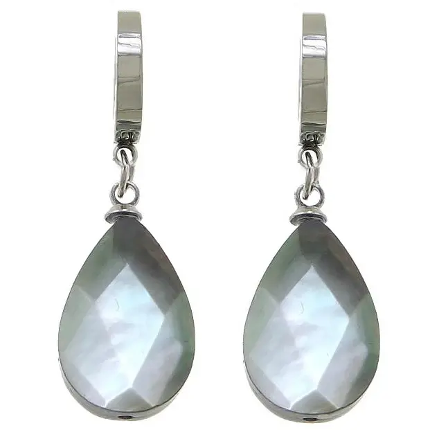 Parelmoeren oorbellen Blacklip Teardrop