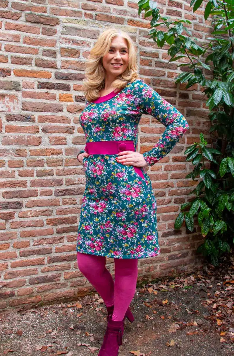 Peggy winter jurk- romantische bloemen - vrolijke warme jurk - gemaakt door Tantilly
