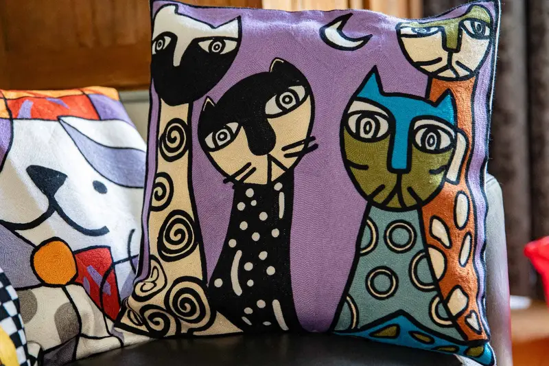 Pillow cover embroidery - cotton - cats in purple