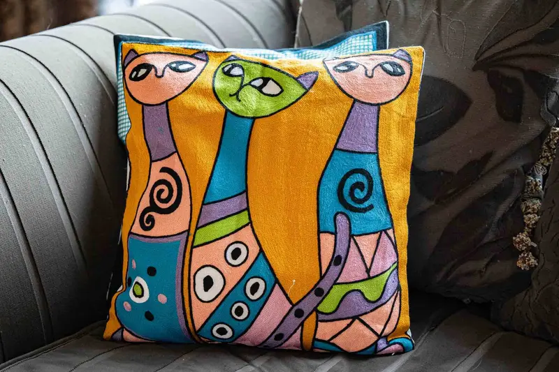 Pillow cover embroidery - cotton - classic cats