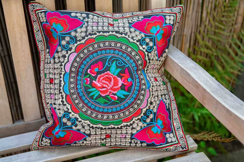 Pillow cover embroidery - cotton - roze butterfly