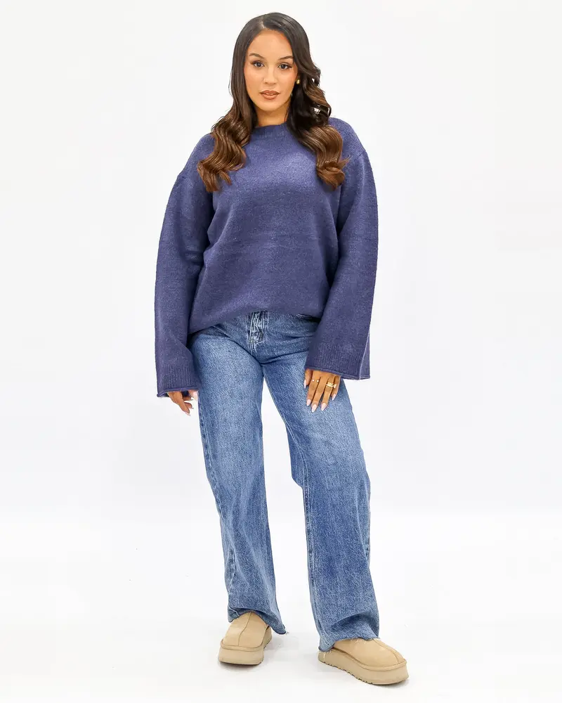 Pull bleu et marron à manches longues
