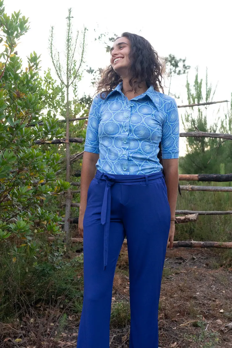 Riley shirt - blue retro happiness