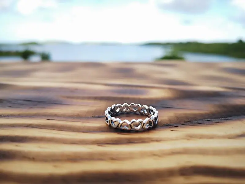silver ring- the heart circle