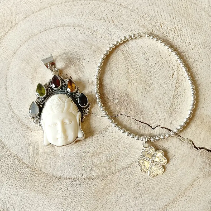 Super set zilveren armband en hanger met edelstenen