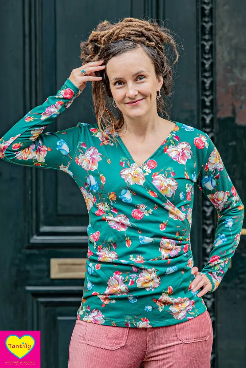 Tantilly Twisted Top- Green Flower Field