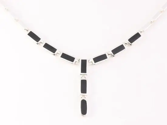 Zilveren collier met onyx