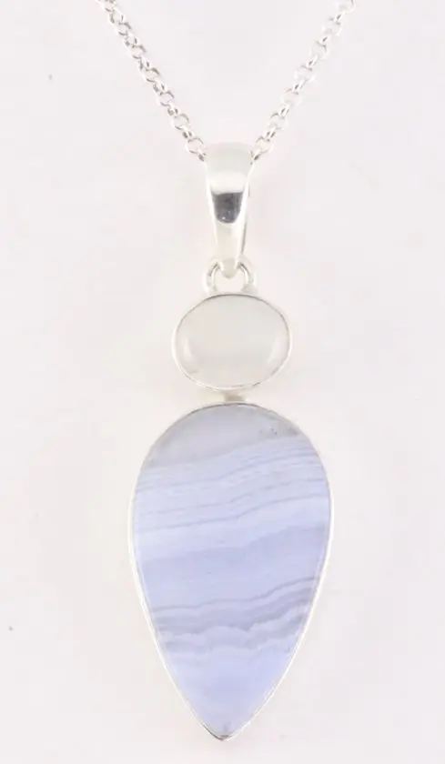 Zilveren hanger met blauwe lace agaat en regenboog maansteen aan ketting