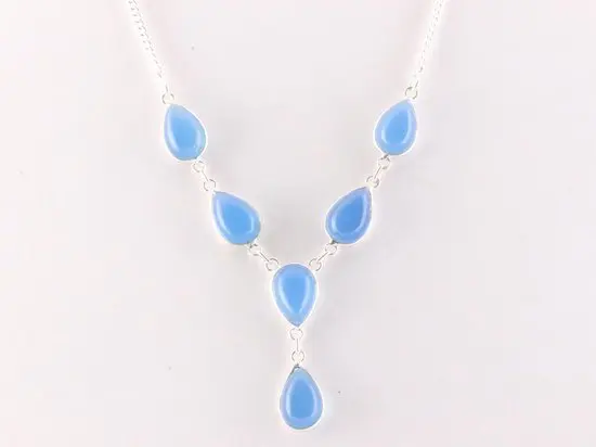 Zilveren ketting met blauwe chalcedoon