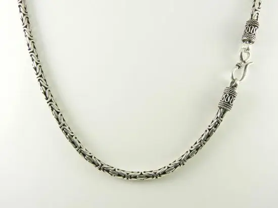 Zilveren ketting met koningsschakel