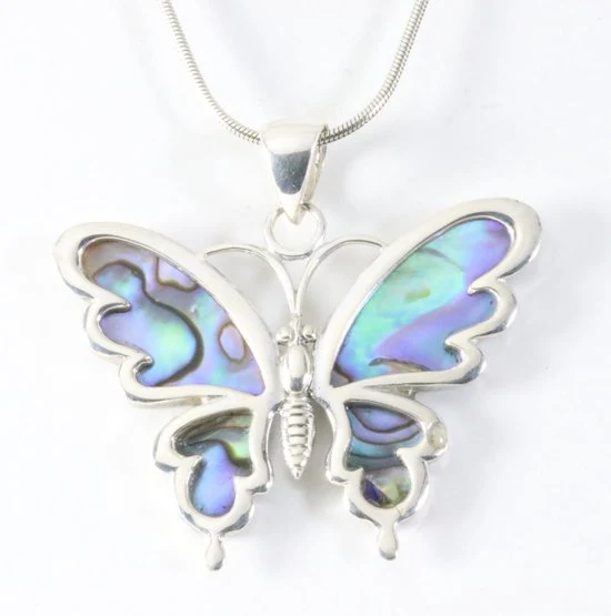 Zilveren vlinder hanger met abalone schelp aan ketting