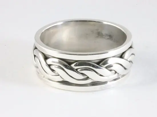 Zware zilveren ring met kabelpatroon